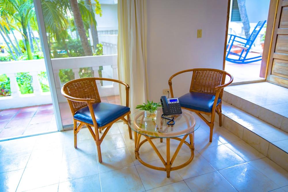 Hotel Restaurant Cyvadier Plage Jacmel Buitenkant foto