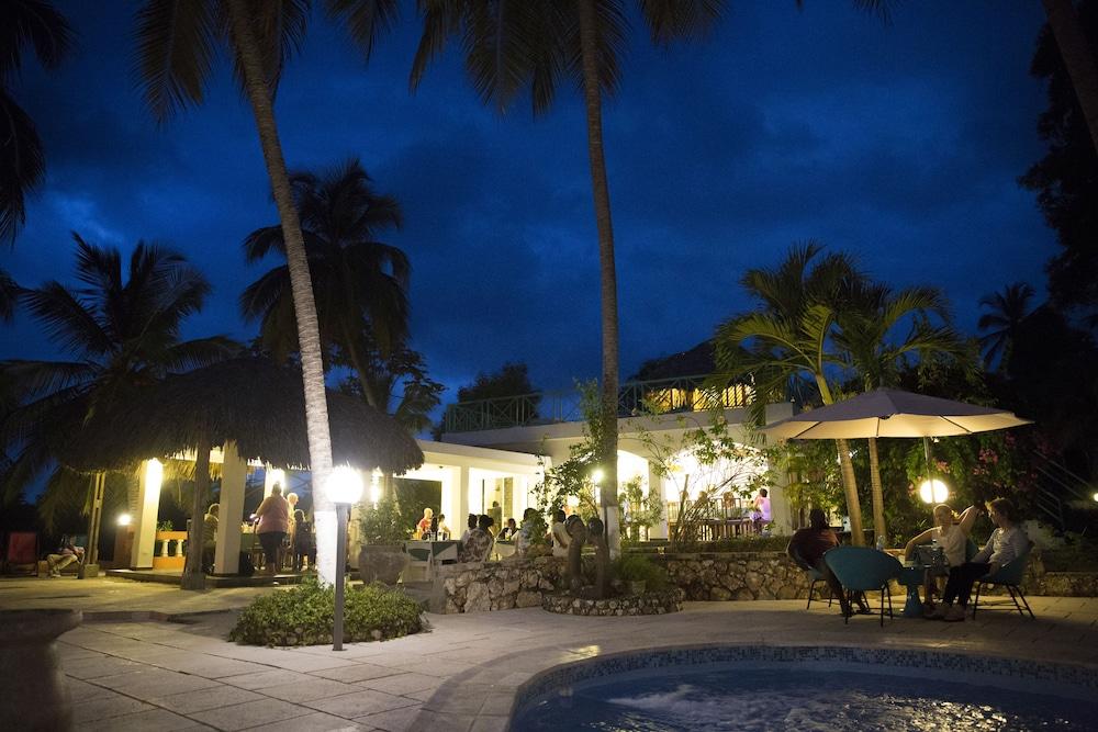 Hotel Restaurant Cyvadier Plage Jacmel Buitenkant foto