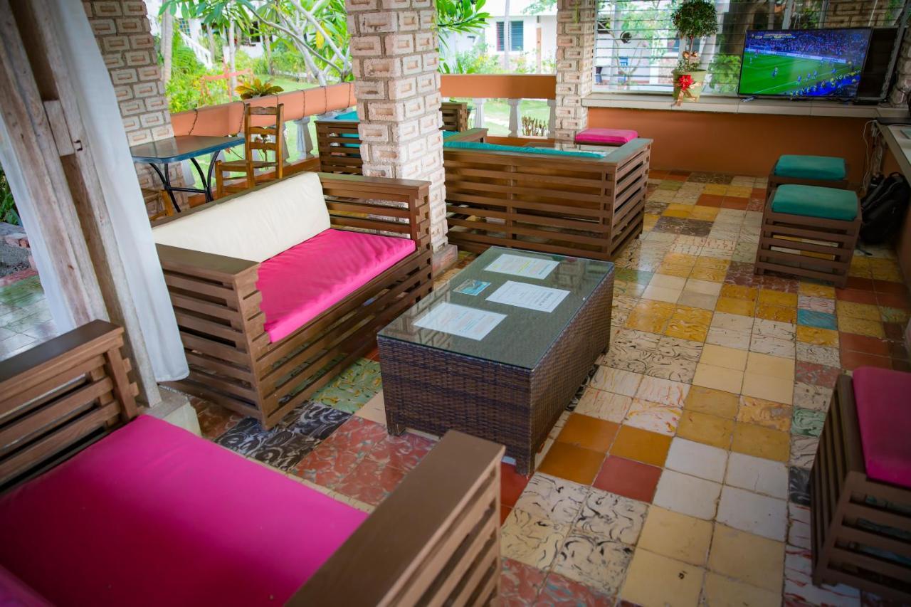 Hotel Restaurant Cyvadier Plage Jacmel Buitenkant foto